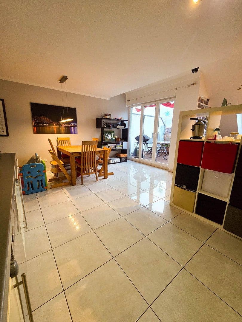 Predaj bytu 3-izbový 75 m², Bachstr. 3, Hürth, Severné Porýnie - Westfálsko Predaj bytu 3-izbový 75 m², Bachstr. 3, Hürth, Severné Porýnie - Westfálsko