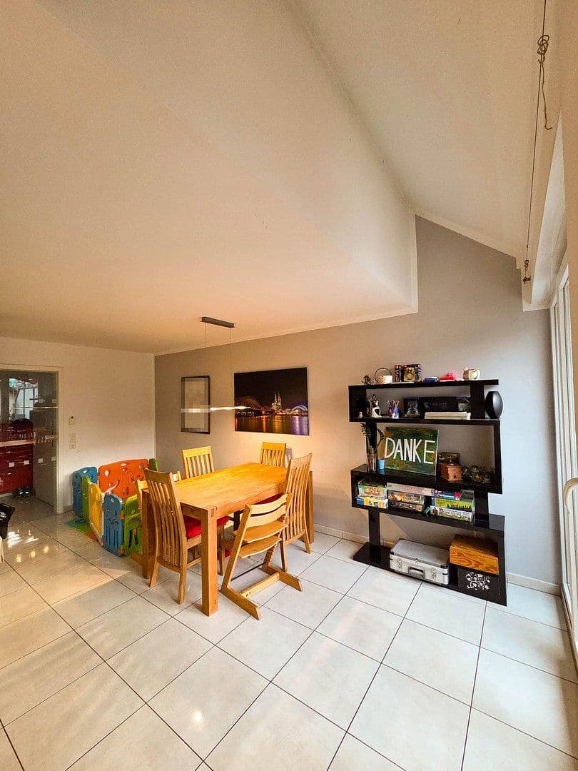 Predaj bytu 3-izbový 75 m², Bachstr. 3, Hürth, Severné Porýnie - Westfálsko Predaj bytu 3-izbový 75 m², Bachstr. 3, Hürth, Severné Porýnie - Westfálsko