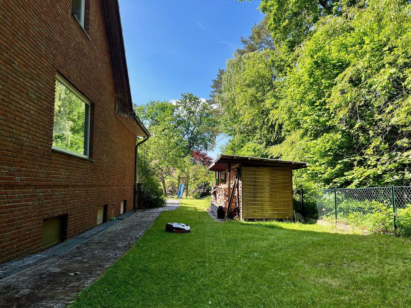 Predaj domu 245 m², pozemek 2.329 m², Winsen (Aller), Dolné Sasko Predaj domu 245 m², pozemek 2.329 m², Winsen (Aller), Dolné Sasko