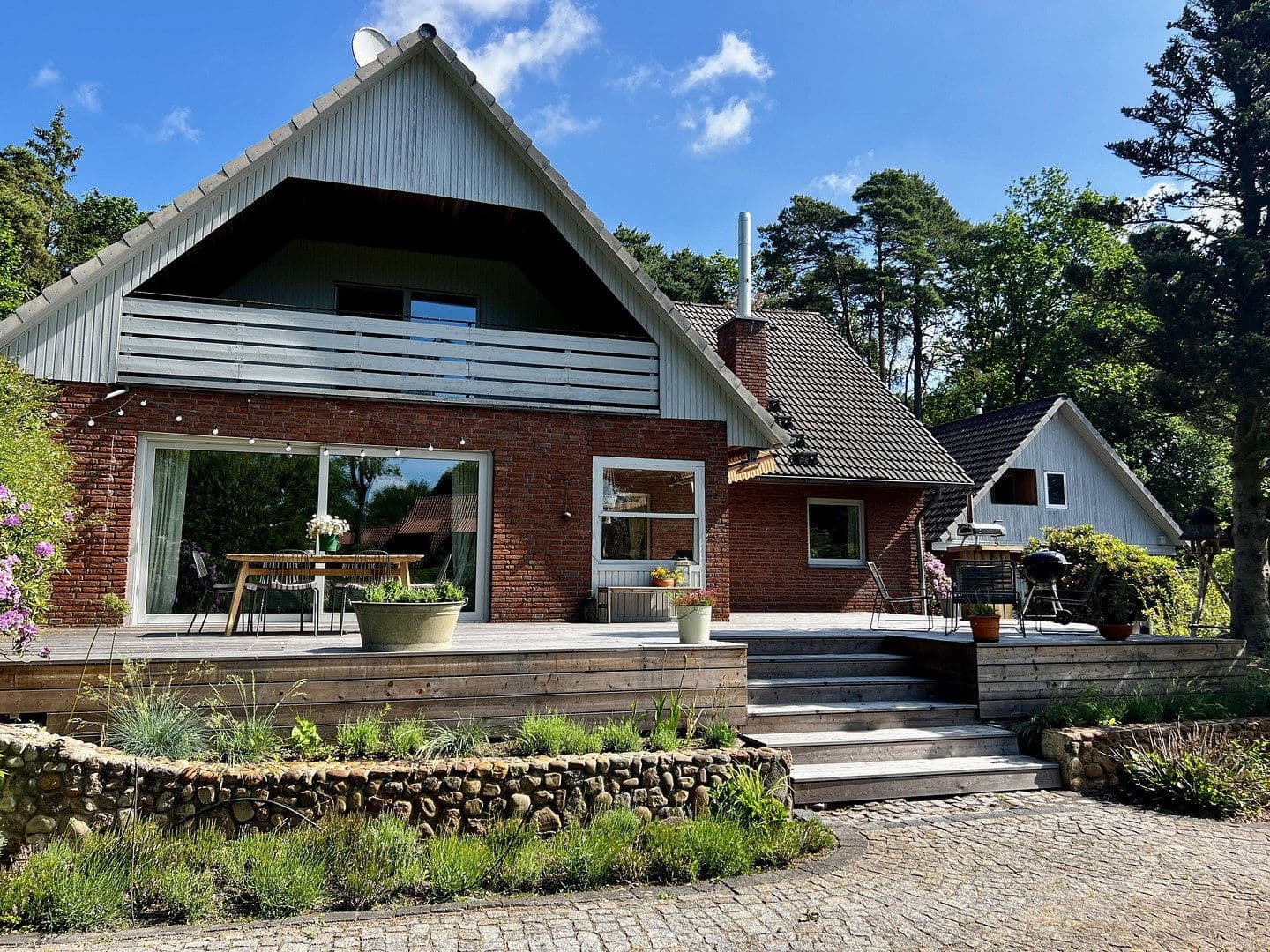 Predaj domu 245 m², pozemek 2.329 m², Winsen (Aller), Dolné Sasko Predaj domu 245 m², pozemek 2.329 m², Winsen (Aller), Dolné Sasko