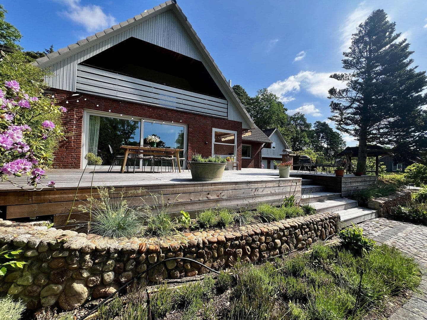 Predaj domu 245 m², pozemek 2.329 m², Winsen (Aller), Dolné Sasko Predaj domu 245 m², pozemek 2.329 m², Winsen (Aller), Dolné Sasko