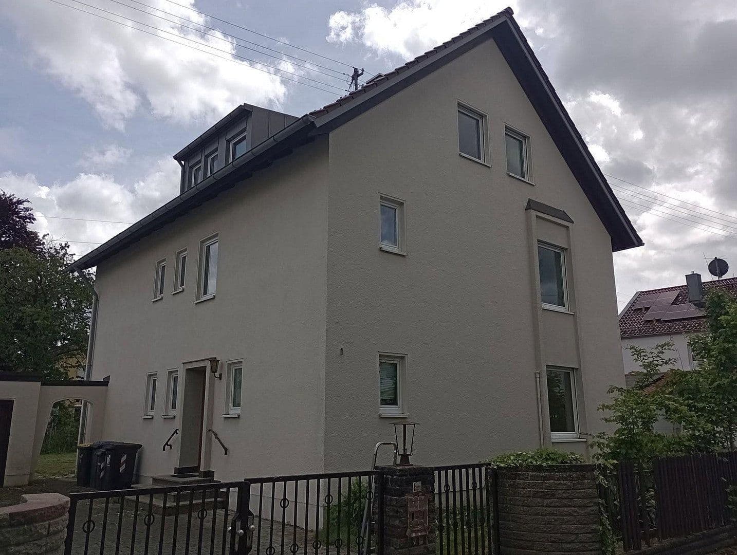 Predaj domu 200 m², pozemek 814 m², Neusäß, Bavorsko Predaj domu 200 m², pozemek 814 m², Neusäß, Bavorsko