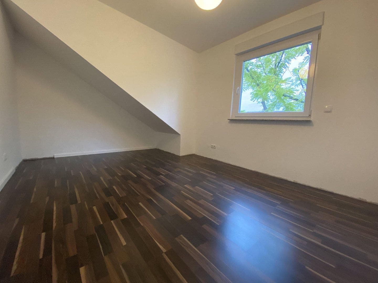 Prenájom bytu 4-izbový 133 m², Gerauer Straße 50c, Frankfurt am Main, Hesensko Prenájom bytu 4-izbový 133 m², Gerauer Straße 50c, Frankfurt am Main, Hesensko