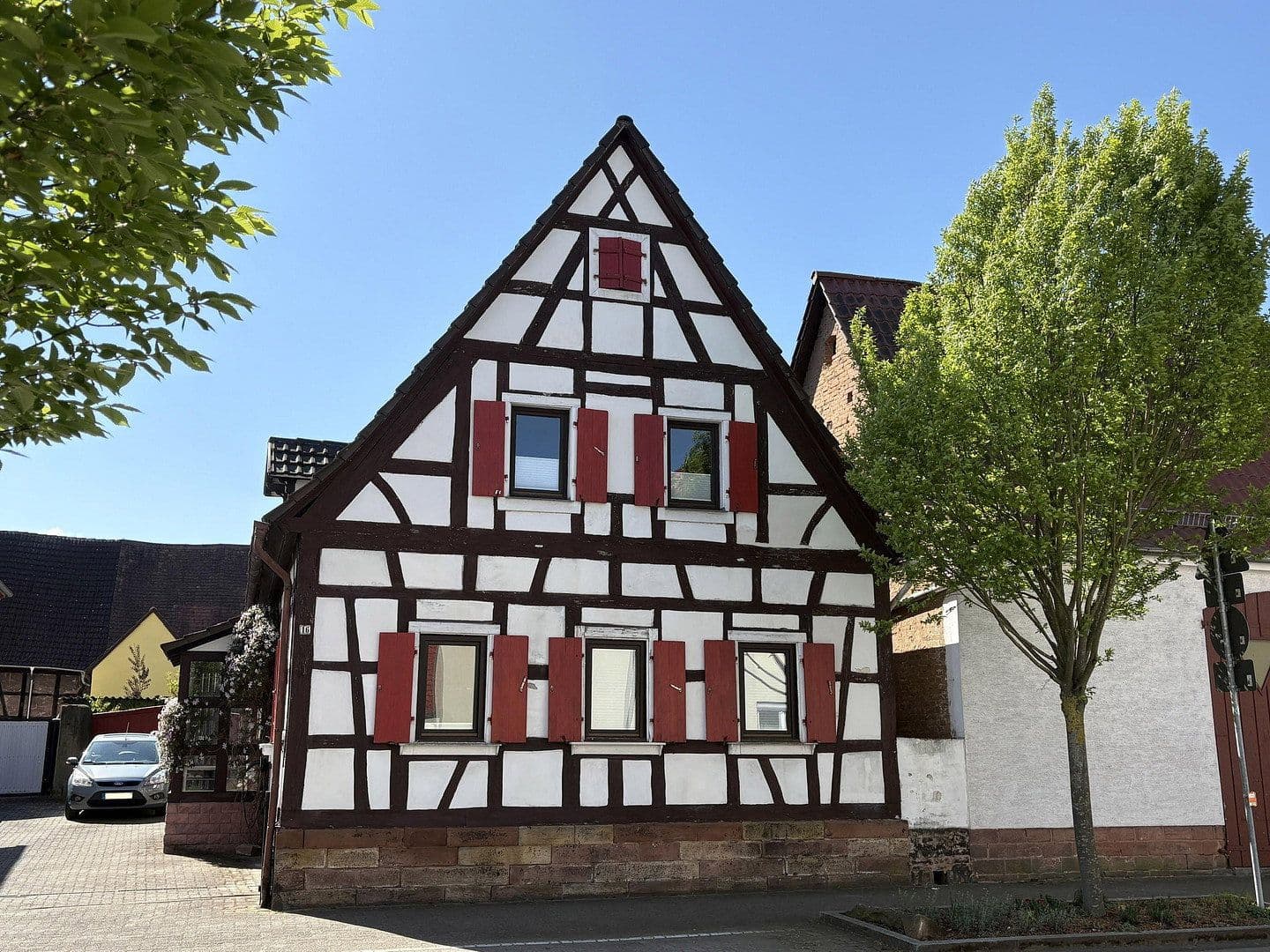 Predaj domu 170 m², pozemek 756 m², Harthausen, Porýnie-Falcko Predaj domu 170 m², pozemek 756 m², Harthausen, Porýnie-Falcko