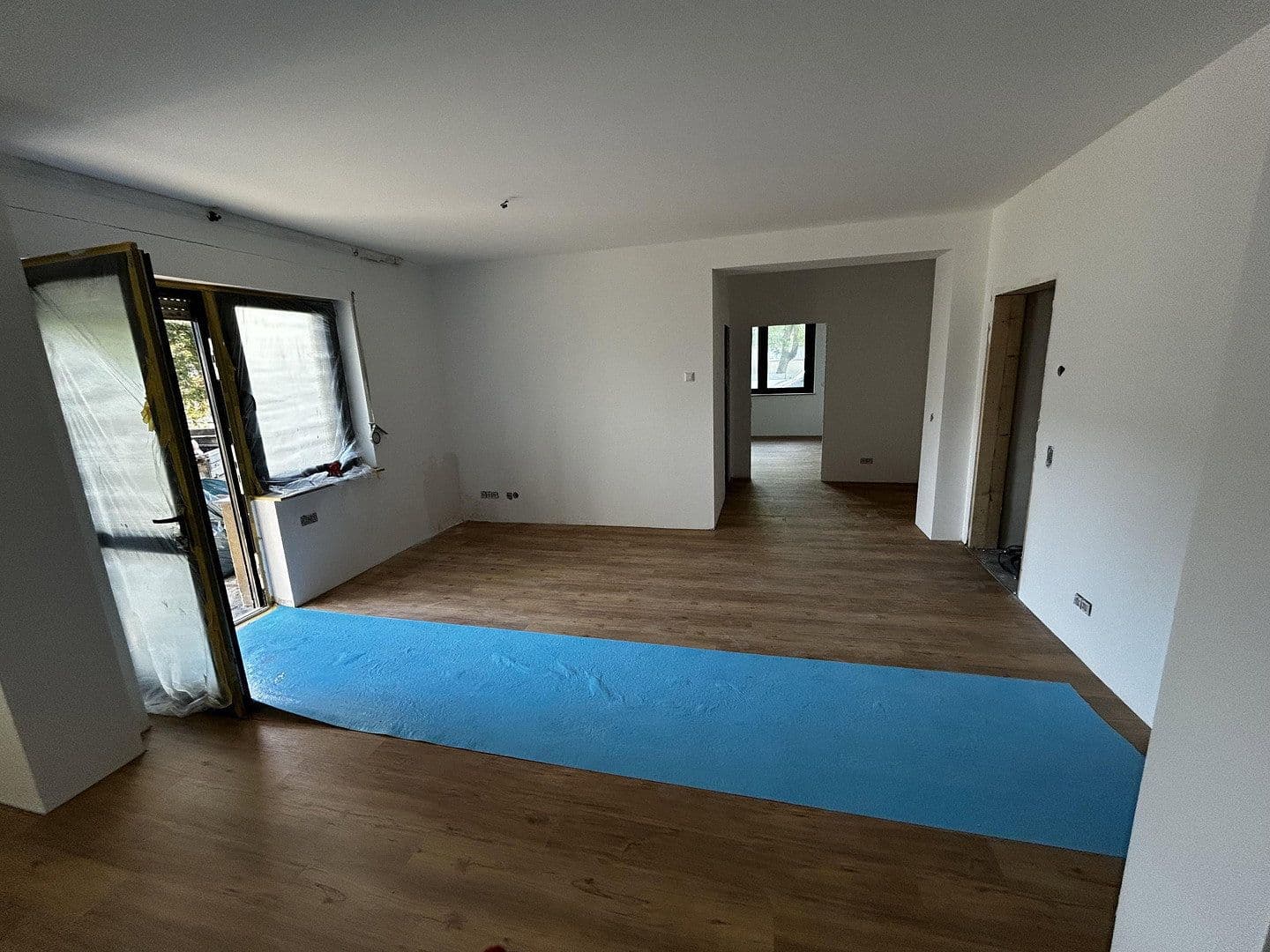 Prenájom bytu 3-izbový 112 m², Hauptstraße 56, Köln, Severné Porýnie - Westfálsko Prenájom bytu 3-izbový 112 m², Hauptstraße 56, Köln, Severné Porýnie - Westfálsko