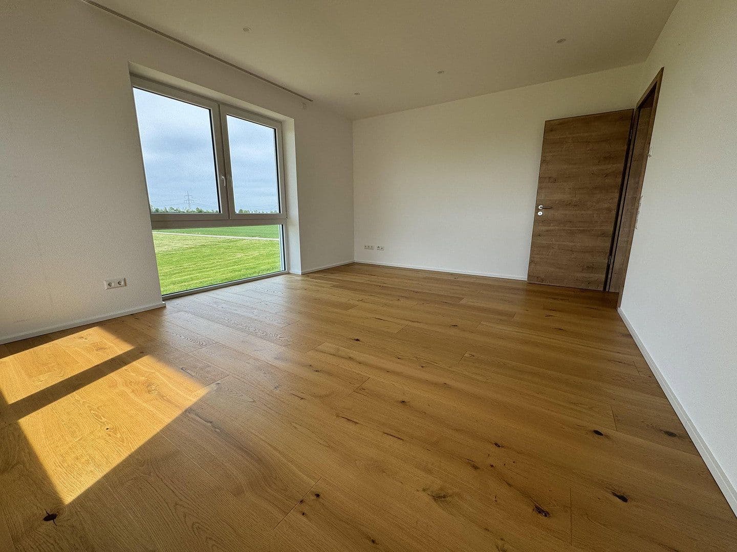 Predaj domu 227 m², pozemek 639 m², Laupheim, Bádensko-Wurttembersko Predaj domu 227 m², pozemek 639 m², Laupheim, Bádensko-Wurttembersko
