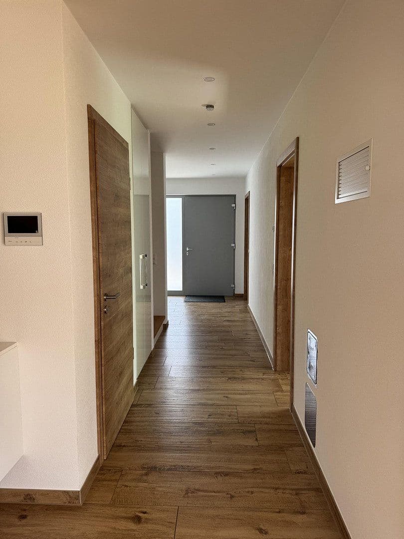 Predaj domu 227 m², pozemek 639 m², Laupheim, Bádensko-Wurttembersko Predaj domu 227 m², pozemek 639 m², Laupheim, Bádensko-Wurttembersko