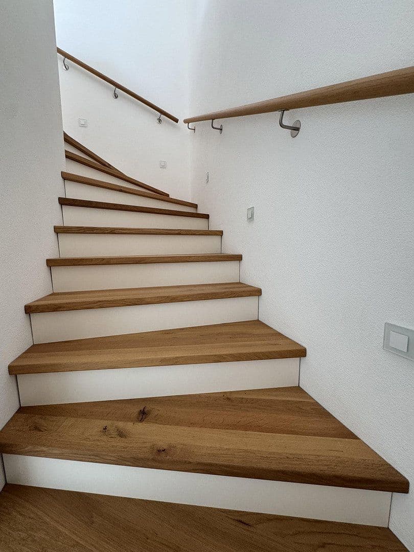 Predaj domu 227 m², pozemek 639 m², Laupheim, Bádensko-Wurttembersko Predaj domu 227 m², pozemek 639 m², Laupheim, Bádensko-Wurttembersko