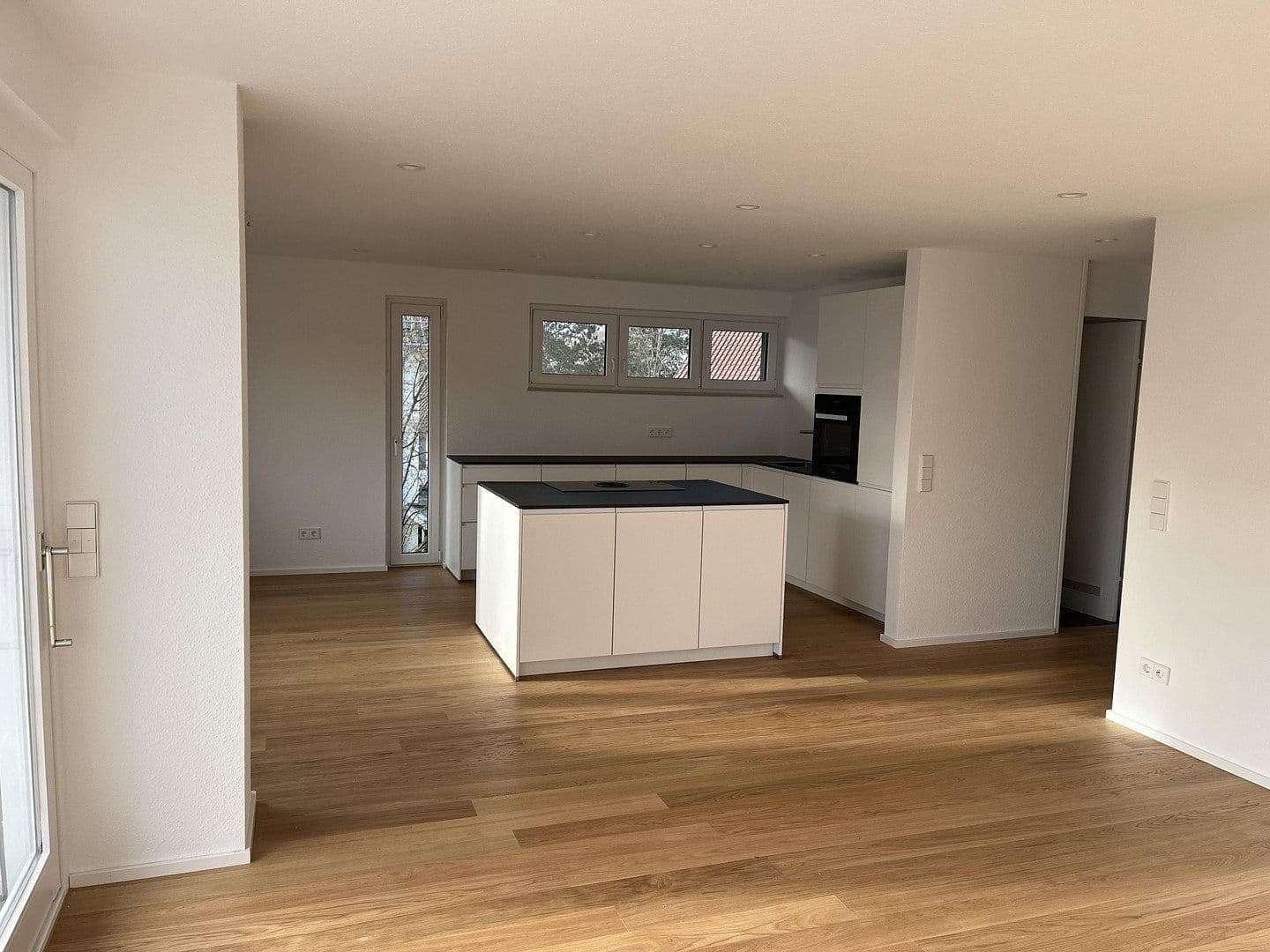 Prenájom bytu 3-izbový 89 m², Im Schafhof 15, Ostfildern, Bádensko-Wurttembersko Prenájom bytu 3-izbový 89 m², Im Schafhof 15, Ostfildern, Bádensko-Wurttembersko