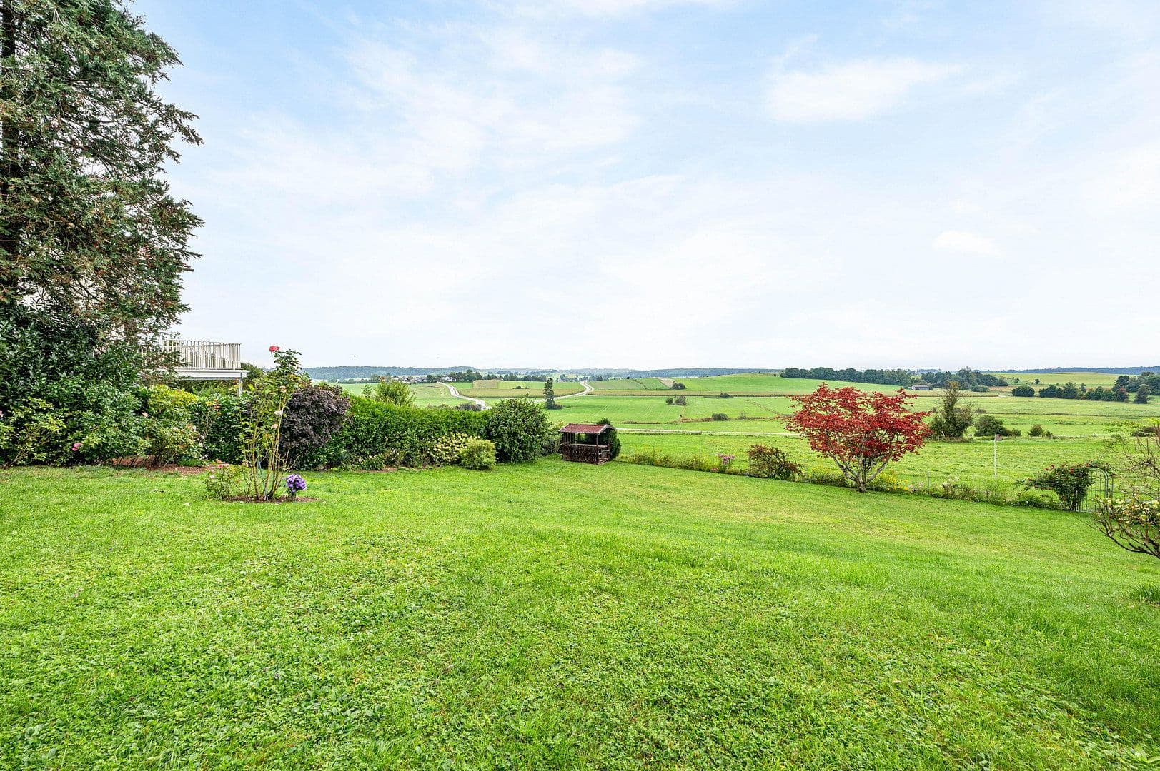 Predaj domu 242 m², pozemek 1.226 m², Berg (Aufkirchen), Bavorsko Predaj domu 242 m², pozemek 1.226 m², Berg (Aufkirchen), Bavorsko