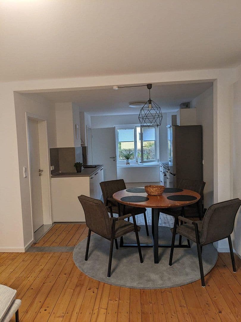Prenájom domu 75 m², pozemek 180 m², Luisenstr. 79, Bonn, Severné Porýnie - Westfálsko Prenájom domu 75 m², pozemek 180 m², Luisenstr. 79, Bonn, Severné Porýnie - Westfálsko