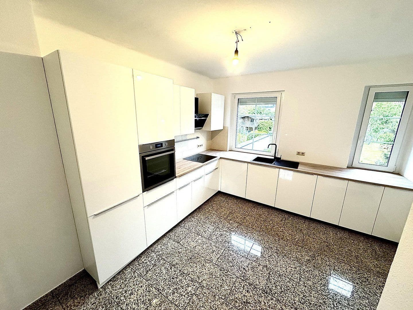 Prenájom bytu 3-izbový 75 m², Lehrte, Dolné Sasko Prenájom bytu 3-izbový 75 m², Lehrte, Dolné Sasko