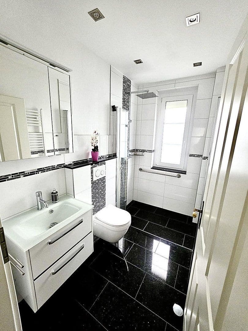 Prenájom bytu 3-izbový 75 m², Lehrte, Dolné Sasko Prenájom bytu 3-izbový 75 m², Lehrte, Dolné Sasko