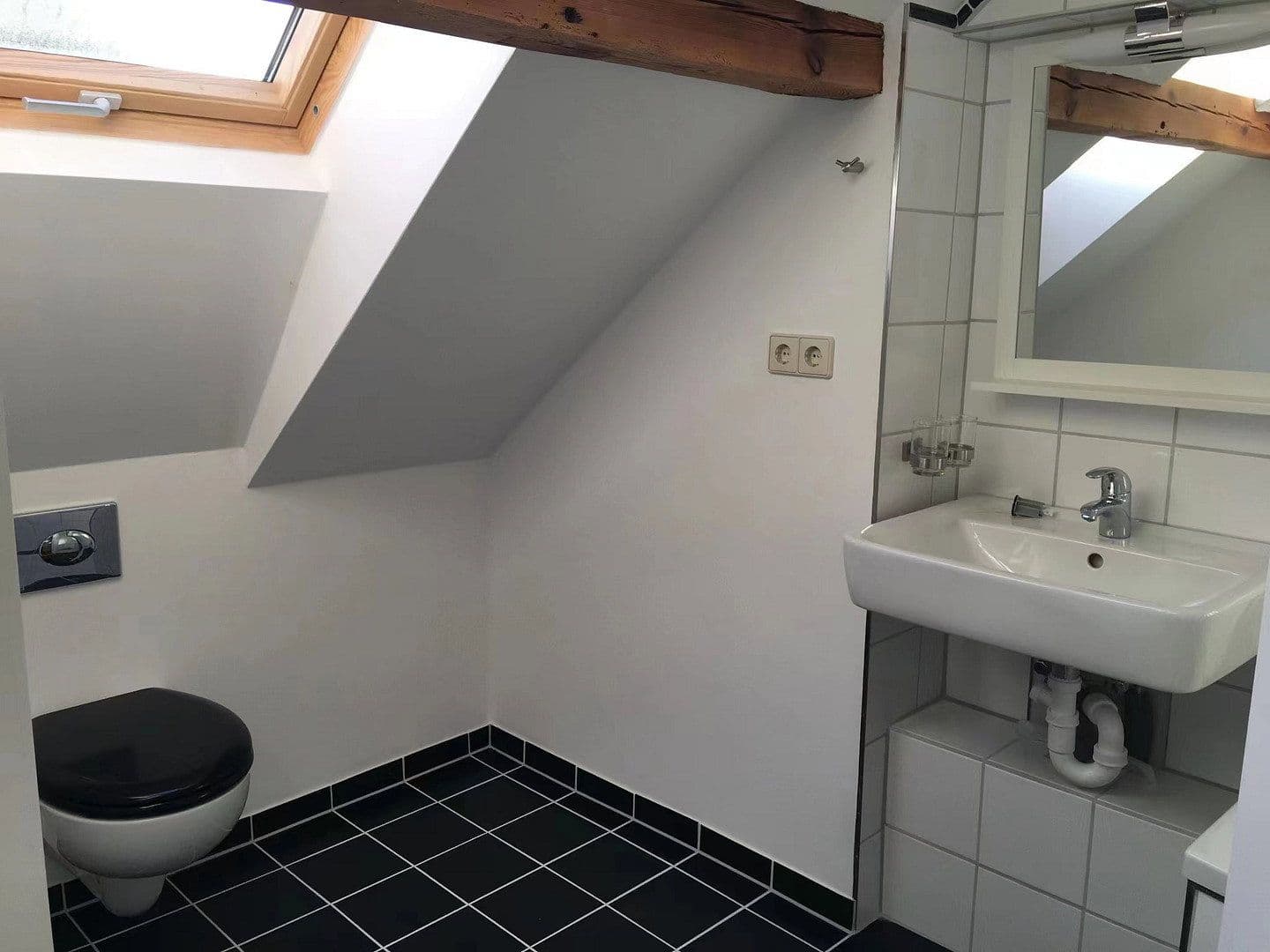 Predaj domu 217 m², pozemek 1.003 m², Zeißpfad 55, Berlin Lichtenrade, Berlín Predaj domu 217 m², pozemek 1.003 m², Zeißpfad 55, Berlin Lichtenrade, Berlín