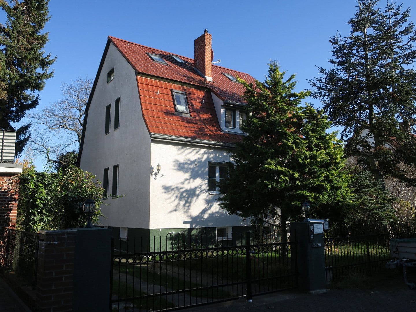 Predaj domu 217 m², pozemek 1.003 m², Zeißpfad 55, Berlin Lichtenrade, Berlín Predaj domu 217 m², pozemek 1.003 m², Zeißpfad 55, Berlin Lichtenrade, Berlín