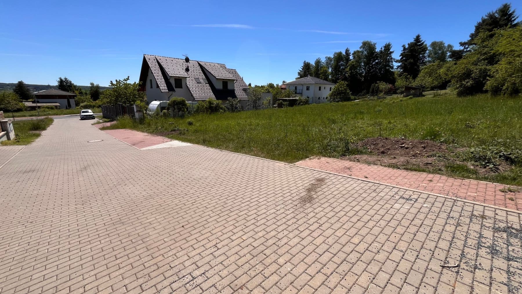 Predaj pozemku 1.250 m², Mníšek pod Brdy, Středočeský kraj Predaj pozemku 1.250 m², Mníšek pod Brdy, Středočeský kraj