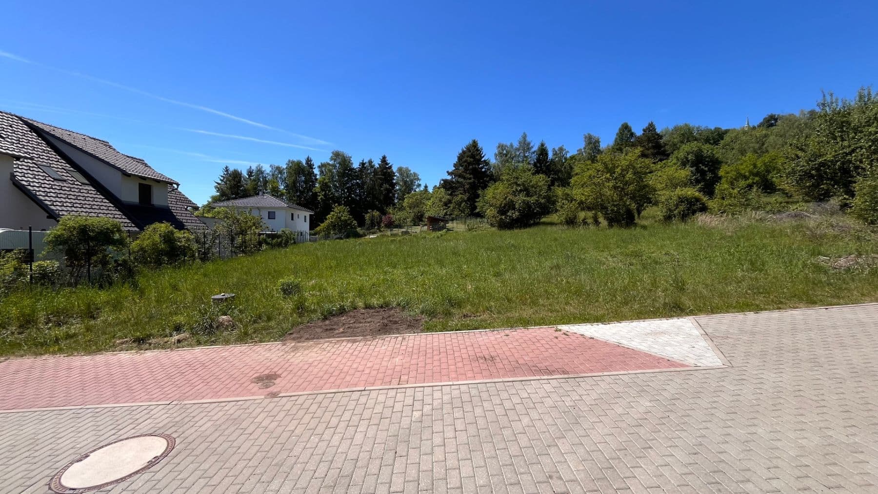 Predaj pozemku 1.250 m², Mníšek pod Brdy, Středočeský kraj Predaj pozemku 1.250 m², Mníšek pod Brdy, Středočeský kraj