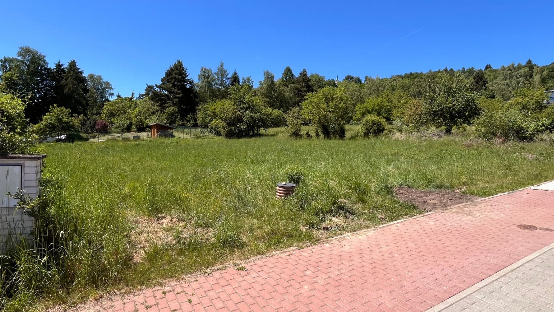 Predaj pozemku 1.250 m², Mníšek pod Brdy, Středočeský kraj Predaj pozemku 1.250 m², Mníšek pod Brdy, Středočeský kraj