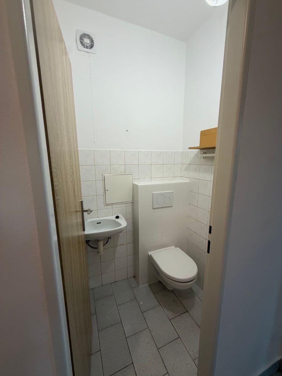 Prenájom bytu 2-izbový 65 m², Na Luzích, Praha, Praha Prenájom bytu 2-izbový 65 m², Na Luzích, Praha, Praha