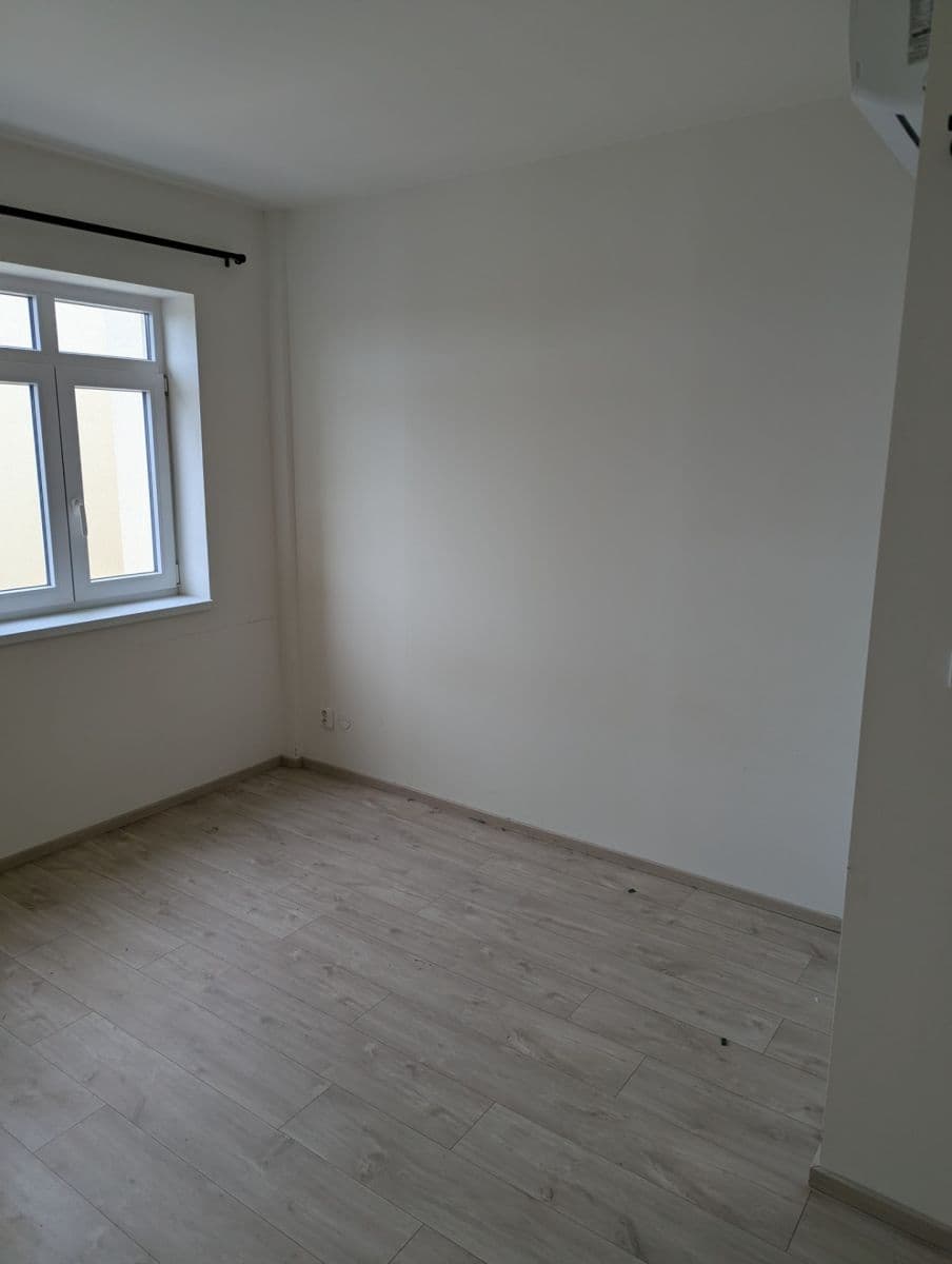 Prenájom bytu 3-izbový 87 m², Pekařská, Brno, Jihomoravský kraj Prenájom bytu 3-izbový 87 m², Pekařská, Brno, Jihomoravský kraj
