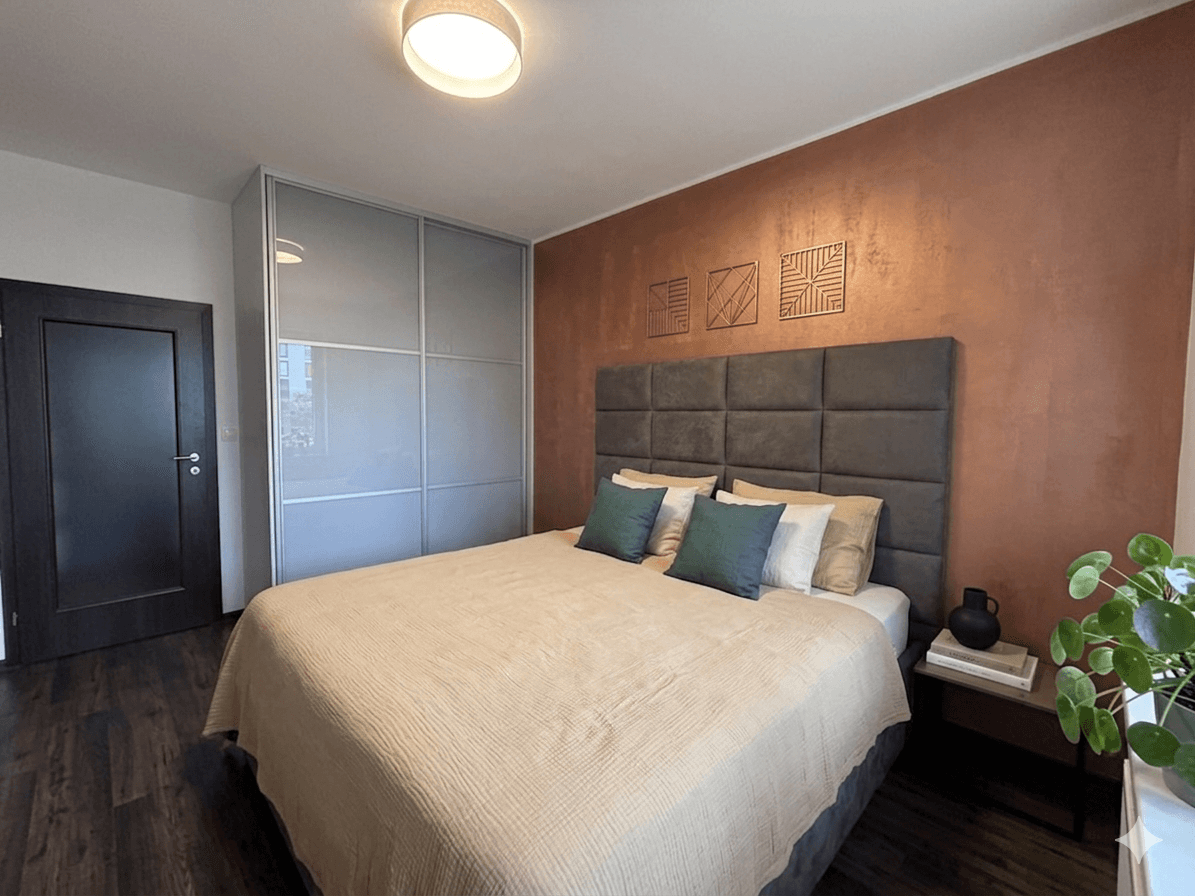 Prenájom bytu 4-izbový 105 m², Holubinková, Praha, Praha Prenájom bytu 4-izbový 105 m², Holubinková, Praha, Praha