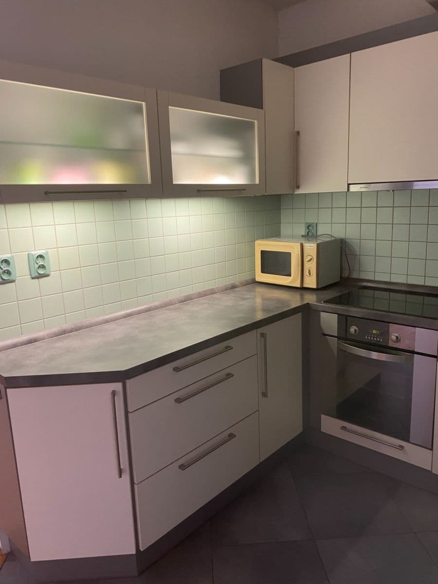 Prenájom bytu 3-izbový 72 m², Vrbovecká, Plzeň, Plzeňský kraj Prenájom bytu 3-izbový 72 m², Vrbovecká, Plzeň, Plzeňský kraj