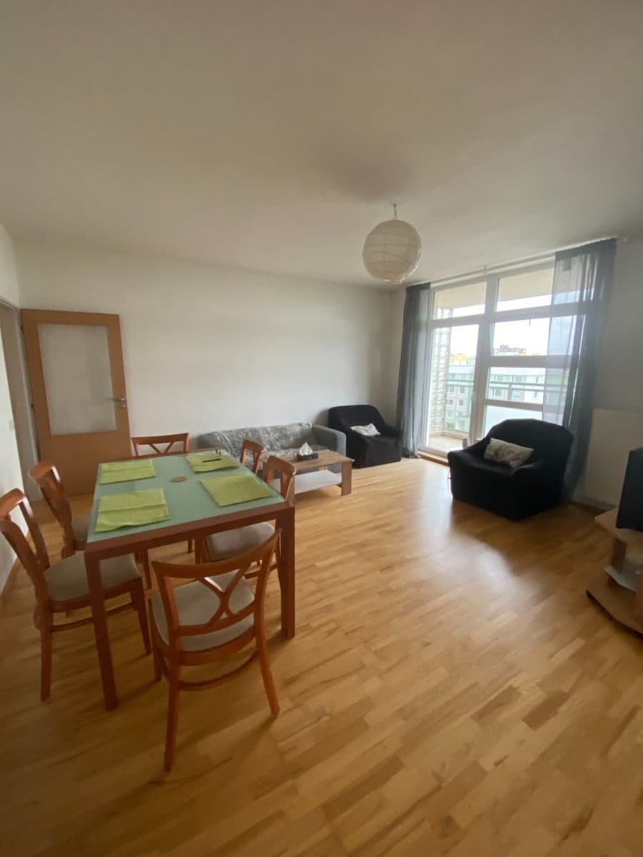 Prenájom bytu 3-izbový 72 m², Vrbovecká, Plzeň, Plzeňský kraj Prenájom bytu 3-izbový 72 m², Vrbovecká, Plzeň, Plzeňský kraj