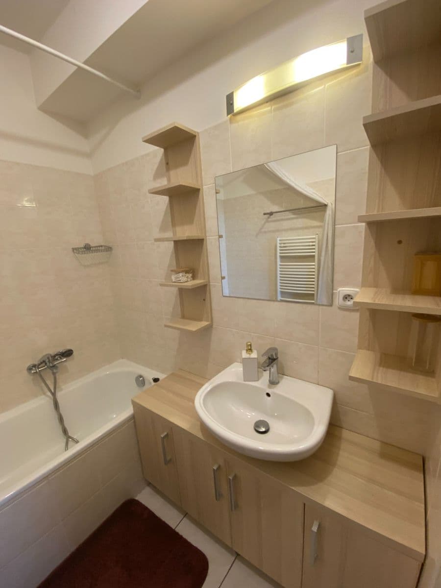 Prenájom bytu 3-izbový 72 m², Vrbovecká, Plzeň, Plzeňský kraj Prenájom bytu 3-izbový 72 m², Vrbovecká, Plzeň, Plzeňský kraj