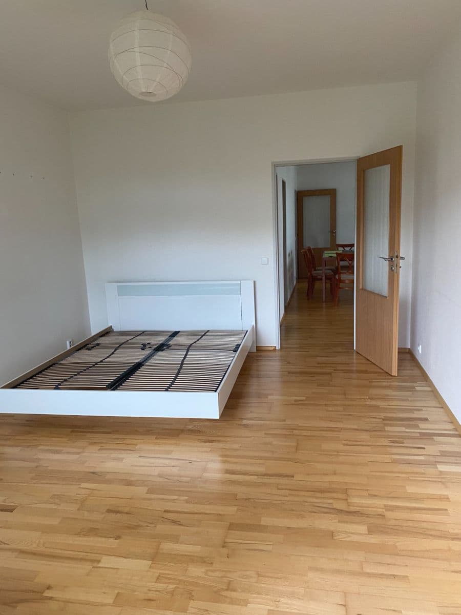 Prenájom bytu 3-izbový 72 m², Vrbovecká, Plzeň, Plzeňský kraj Prenájom bytu 3-izbový 72 m², Vrbovecká, Plzeň, Plzeňský kraj