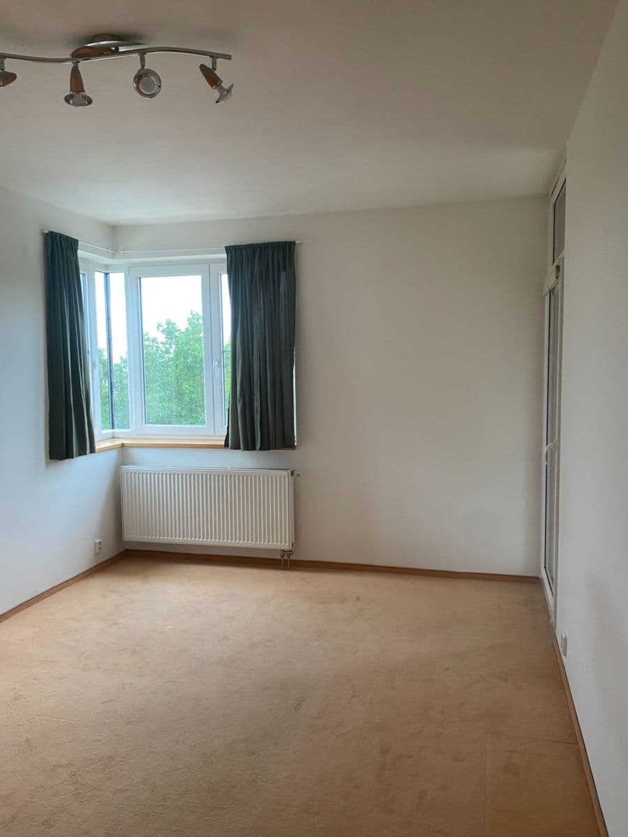 Prenájom bytu 3-izbový 72 m², Vrbovecká, Plzeň, Plzeňský kraj Prenájom bytu 3-izbový 72 m², Vrbovecká, Plzeň, Plzeňský kraj