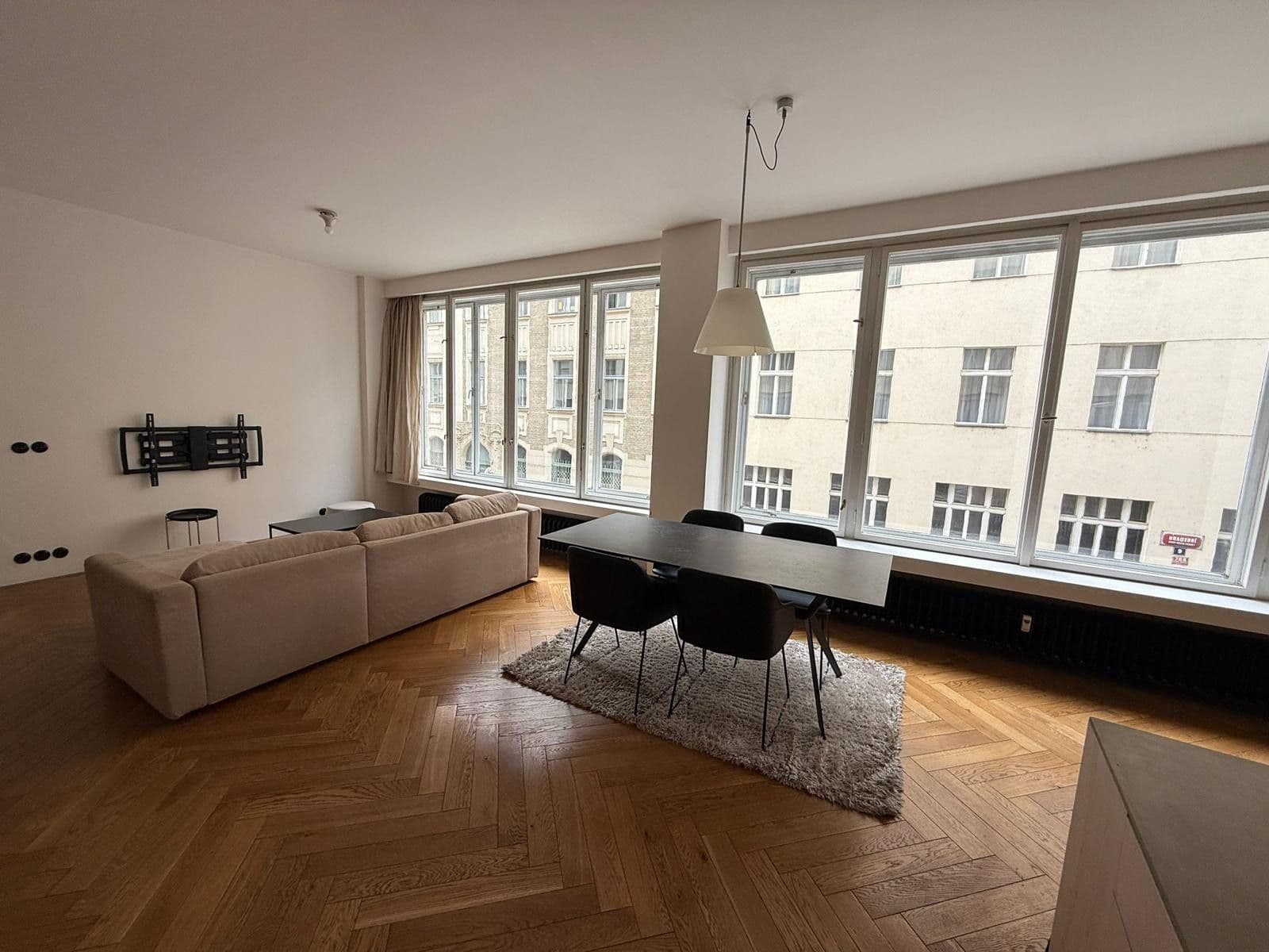 Prenájom bytu 1-izbový 58 m², Revoluční, Praha, Praha Prenájom bytu 1-izbový 58 m², Revoluční, Praha, Praha