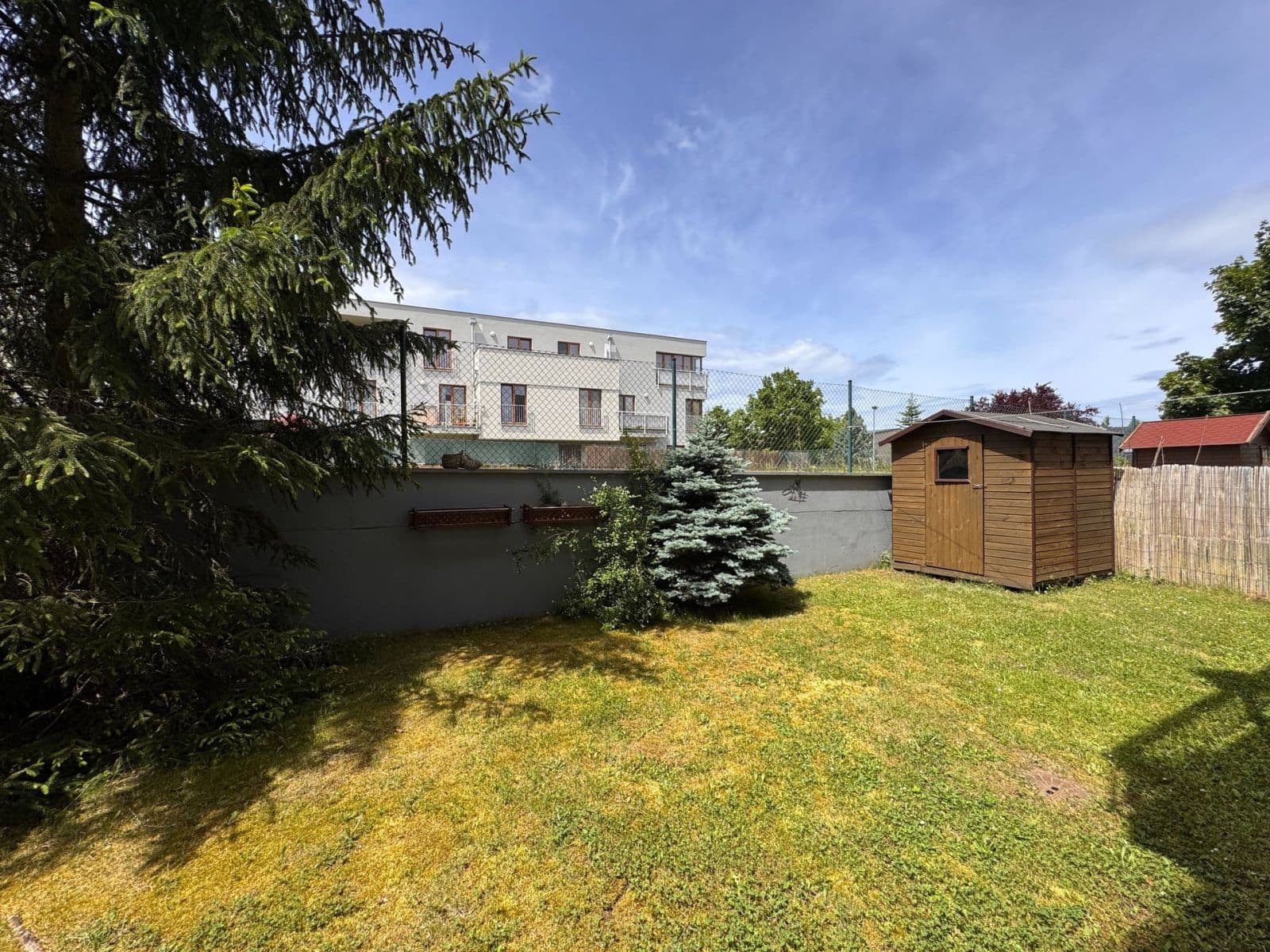 Prenájom bytu 3-izbový 84 m², Lomená, Zbuzany, Středočeský kraj Prenájom bytu 3-izbový 84 m², Lomená, Zbuzany, Středočeský kraj