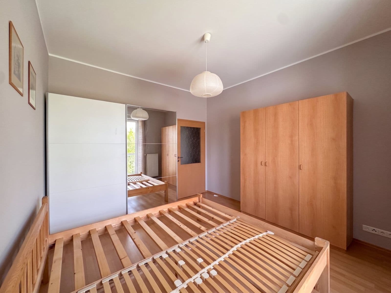 Prenájom bytu 3-izbový 84 m², Lomená, Zbuzany, Středočeský kraj Prenájom bytu 3-izbový 84 m², Lomená, Zbuzany, Středočeský kraj