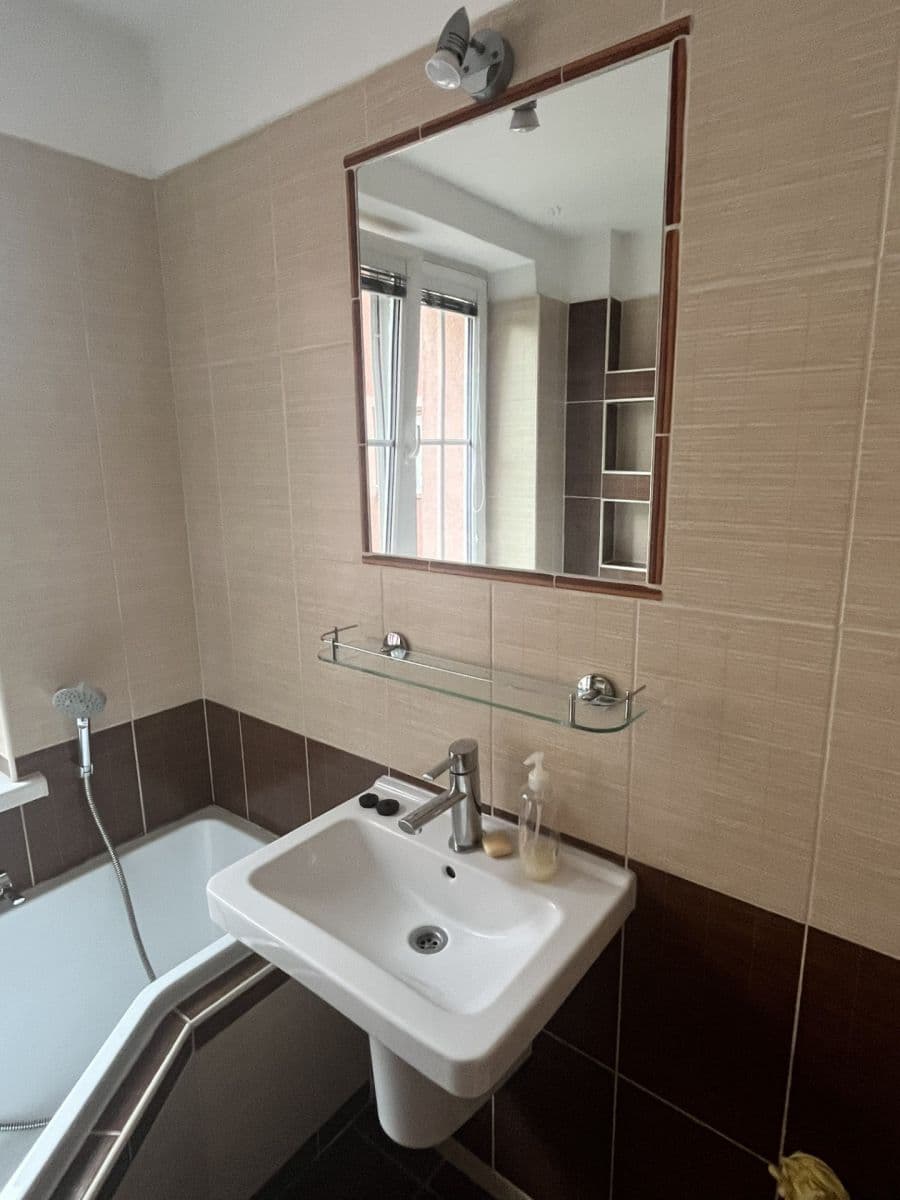 Prenájom bytu 3-izbový 93 m², Bieblova, Ostrava, Moravskoslezský kraj Prenájom bytu 3-izbový 93 m², Bieblova, Ostrava, Moravskoslezský kraj