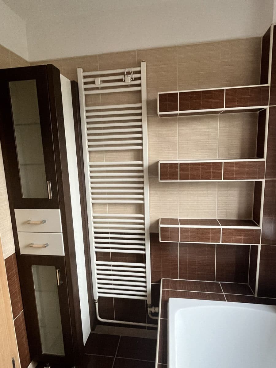 Prenájom bytu 3-izbový 93 m², Bieblova, Ostrava, Moravskoslezský kraj Prenájom bytu 3-izbový 93 m², Bieblova, Ostrava, Moravskoslezský kraj