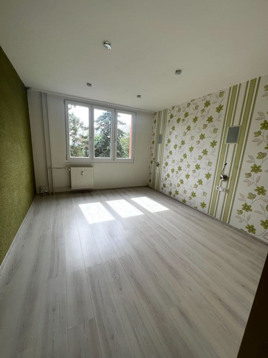 Prenájom bytu 2-izbový 64 m², Gagarinova, Karlovy Vary, Karlovarský kraj Prenájom bytu 2-izbový 64 m², Gagarinova, Karlovy Vary, Karlovarský kraj