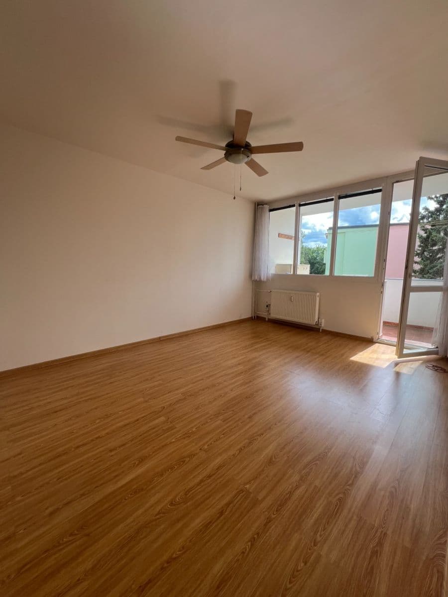 Prenájom bytu 2-izbový 64 m², Gagarinova, Karlovy Vary, Karlovarský kraj Prenájom bytu 2-izbový 64 m², Gagarinova, Karlovy Vary, Karlovarský kraj