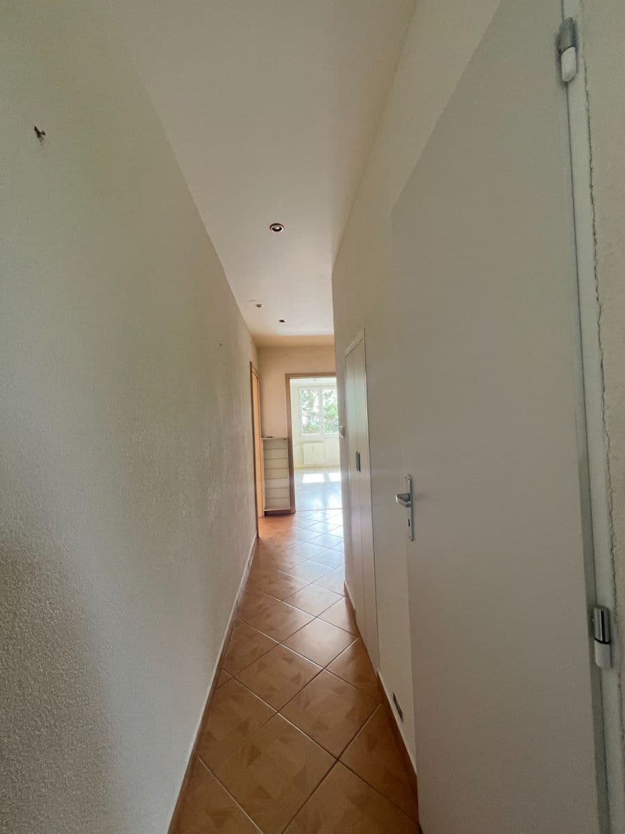 Prenájom bytu 2-izbový 64 m², Gagarinova, Karlovy Vary, Karlovarský kraj Prenájom bytu 2-izbový 64 m², Gagarinova, Karlovy Vary, Karlovarský kraj