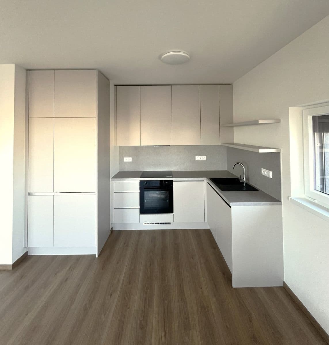 Prenájom bytu 2-izbový 67 m², Gerstelova, Praha, Praha Prenájom bytu 2-izbový 67 m², Gerstelova, Praha, Praha