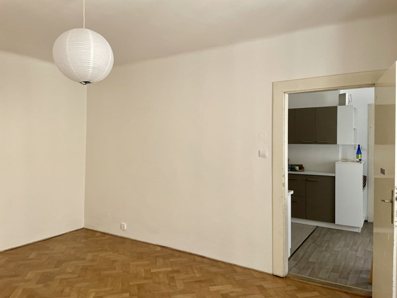 Prenájom bytu 1-izbový 42 m², Jugoslávských partyzánů, Praha, Praha Prenájom bytu 1-izbový 42 m², Jugoslávských partyzánů, Praha, Praha