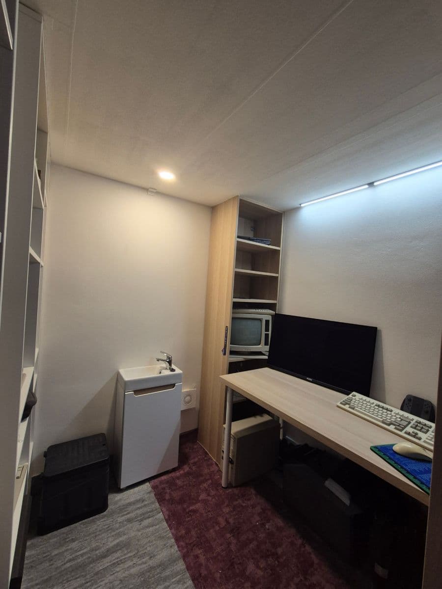Predaj nebytového priestoru 5 m², Ruská, Praha, Praha Predaj nebytového priestoru 5 m², Ruská, Praha, Praha