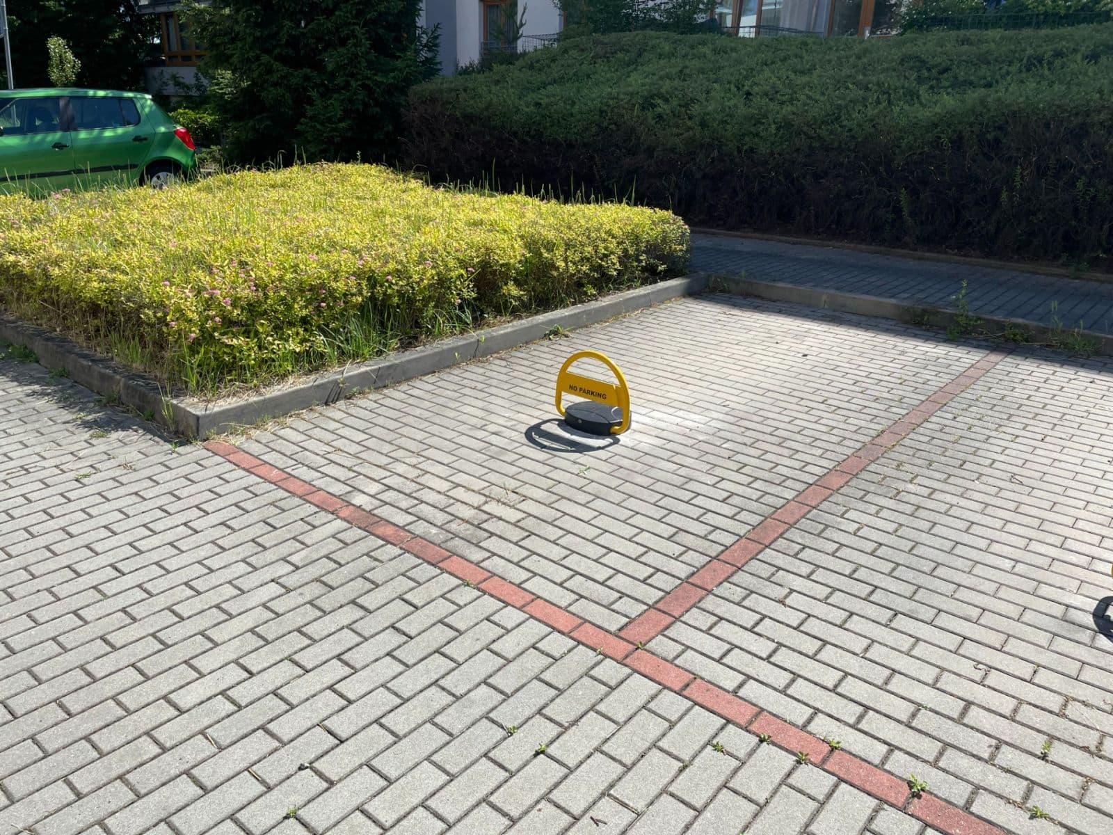 Prenájom garáže 11 m², Aleny Santarové, Praha, Praha Prenájom garáže 11 m², Aleny Santarové, Praha, Praha