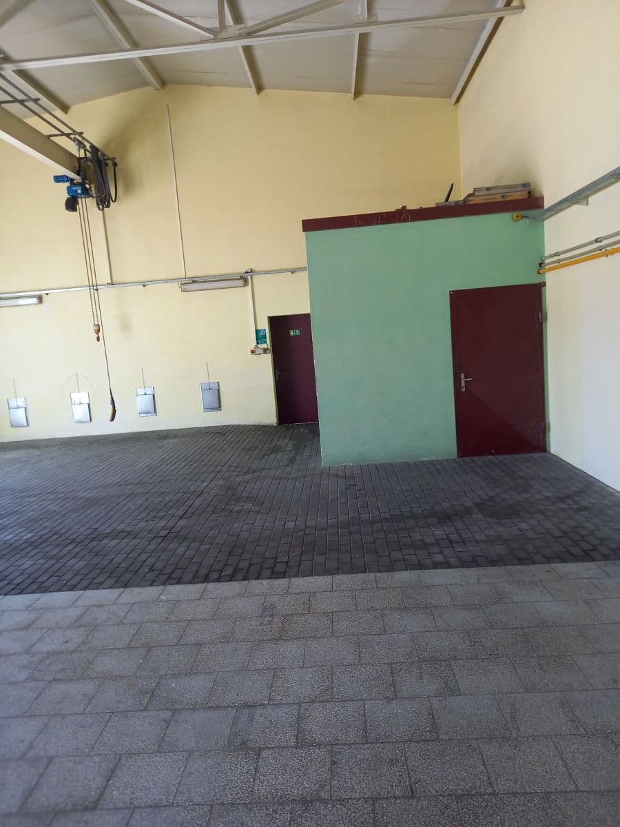 Prenájom nebytového priestoru 300 m², Šafaříkova, Hustopeče, Jihomoravský kraj Prenájom nebytového priestoru 300 m², Šafaříkova, Hustopeče, Jihomoravský kraj