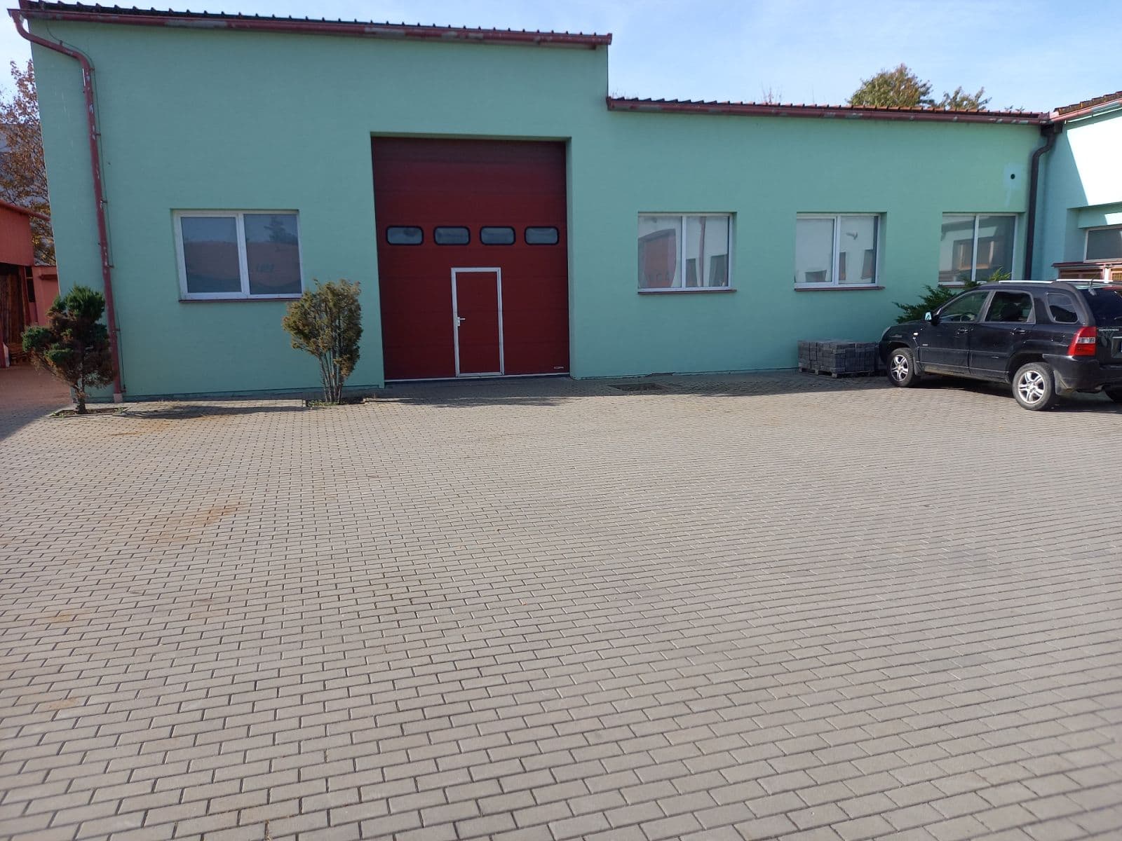 Prenájom nebytového priestoru 300 m², Šafaříkova, Hustopeče, Jihomoravský kraj Prenájom nebytového priestoru 300 m², Šafaříkova, Hustopeče, Jihomoravský kraj