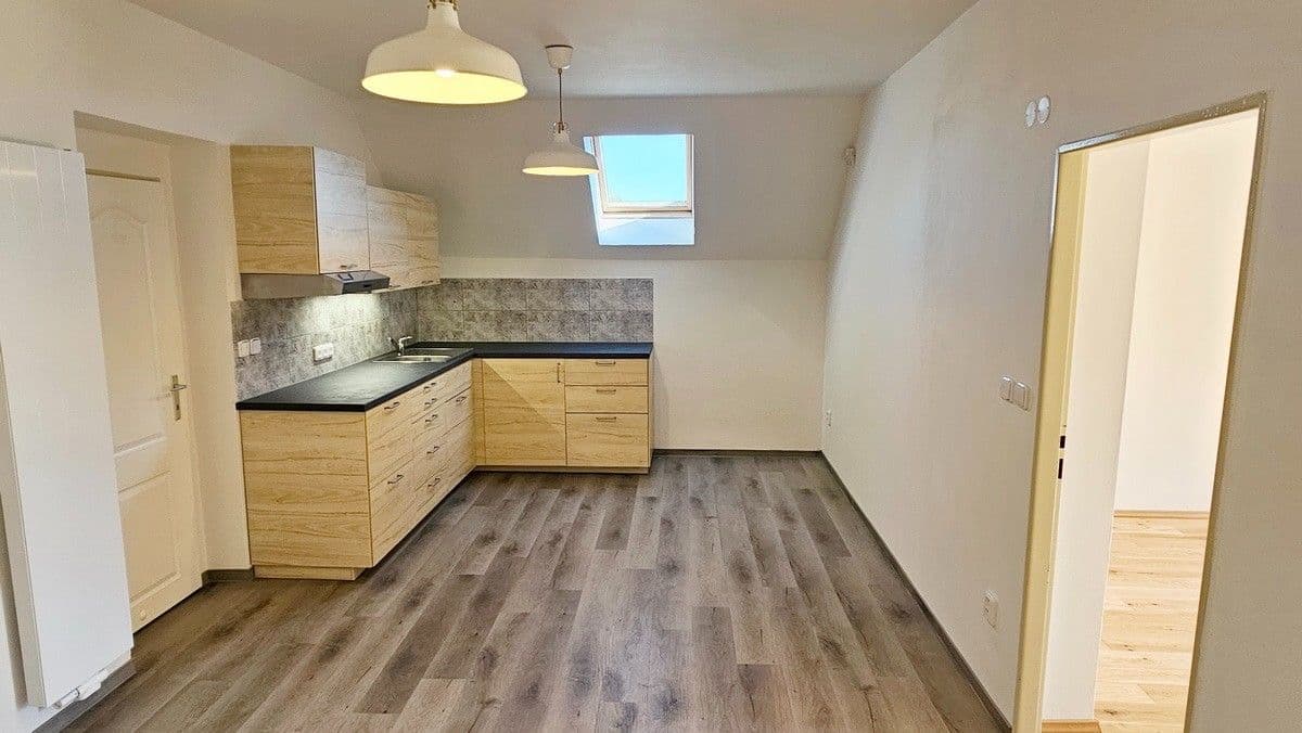 Prenájom bytu 2-izbový 64 m², Hostinského, Praha, Praha Prenájom bytu 2-izbový 64 m², Hostinského, Praha, Praha