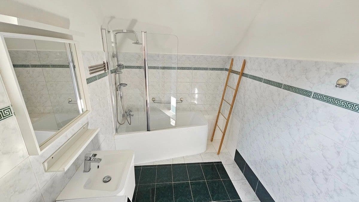 Prenájom bytu 2-izbový 64 m², Hostinského, Praha, Praha Prenájom bytu 2-izbový 64 m², Hostinského, Praha, Praha