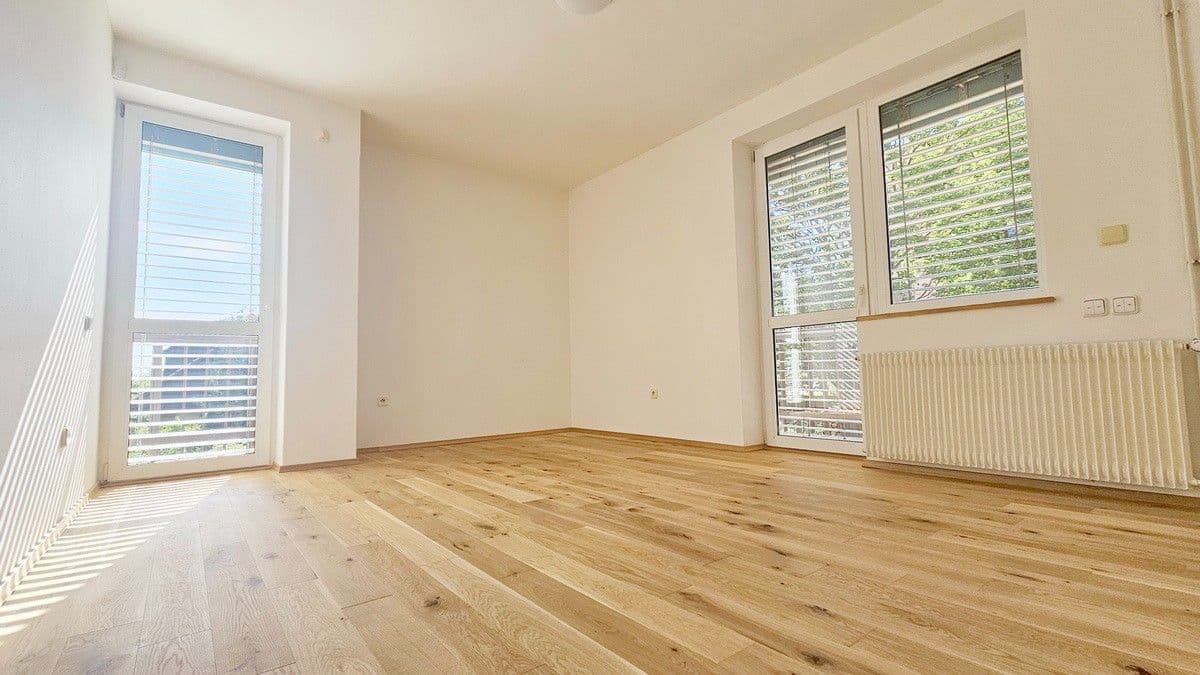 Prenájom bytu 2-izbový 64 m², Hostinského, Praha, Praha Prenájom bytu 2-izbový 64 m², Hostinského, Praha, Praha