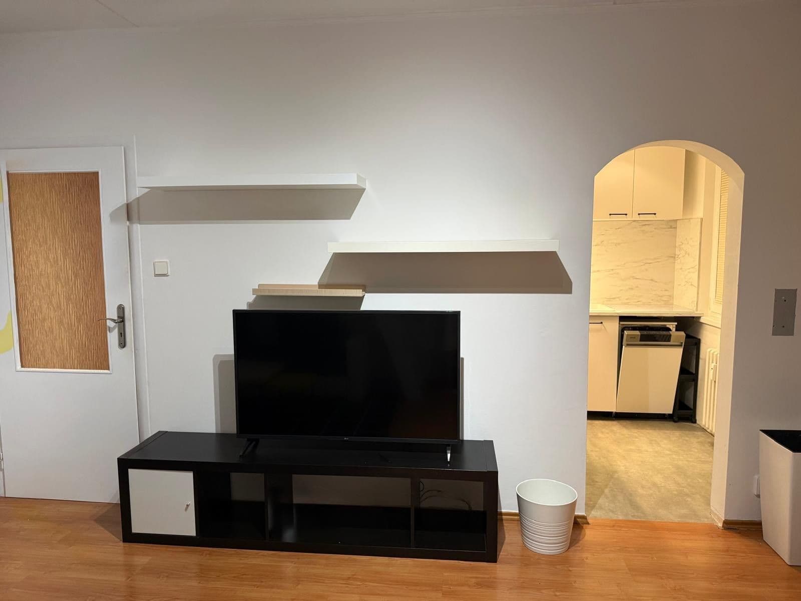 Prenájom bytu 1-izbový 31 m², Brodského, Praha, Praha Prenájom bytu 1-izbový 31 m², Brodského, Praha, Praha
