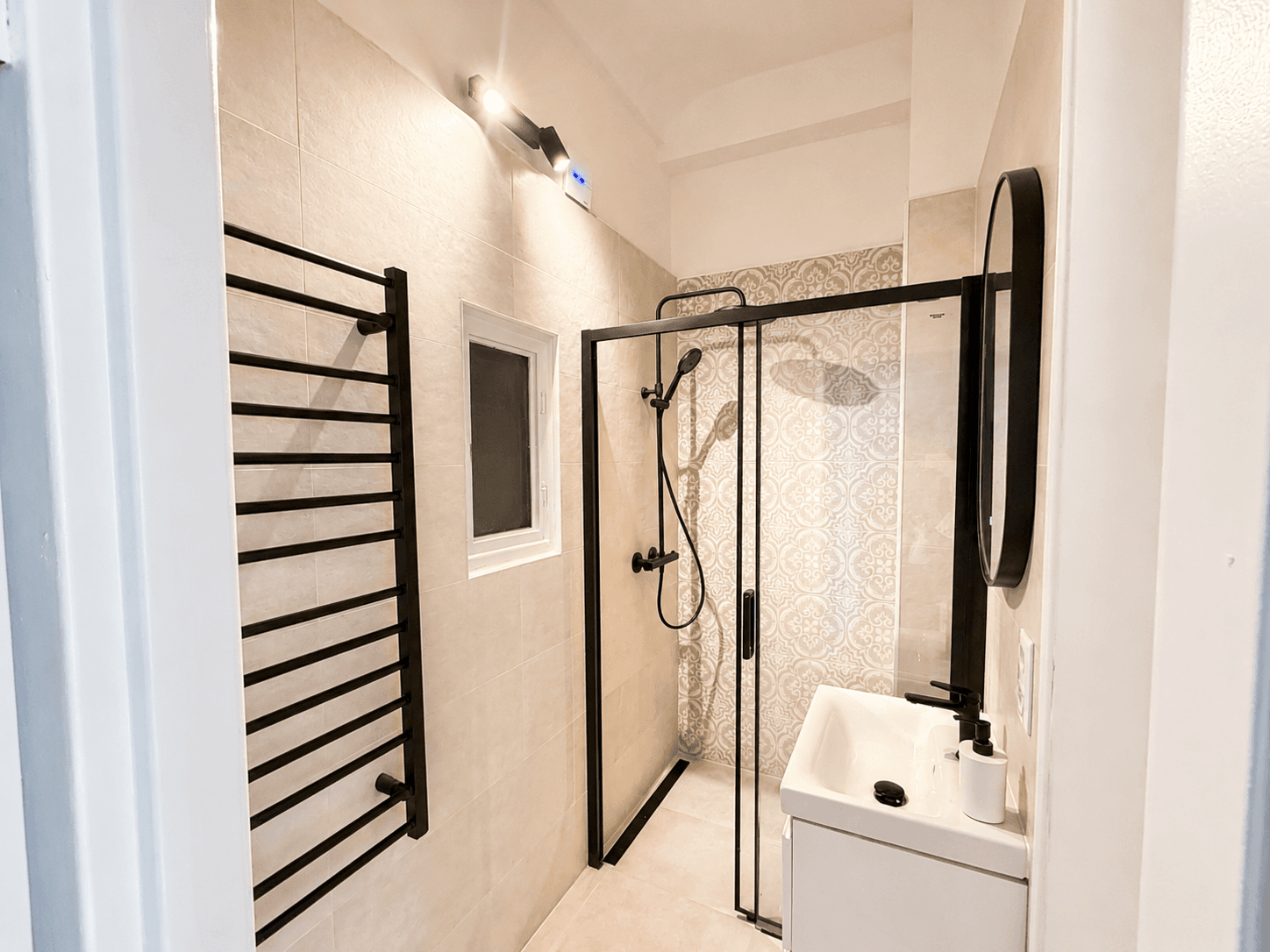 Predaj bytu 2-izbový 48 m², Plzeňská, Praha, Praha Predaj bytu 2-izbový 48 m², Plzeňská, Praha, Praha