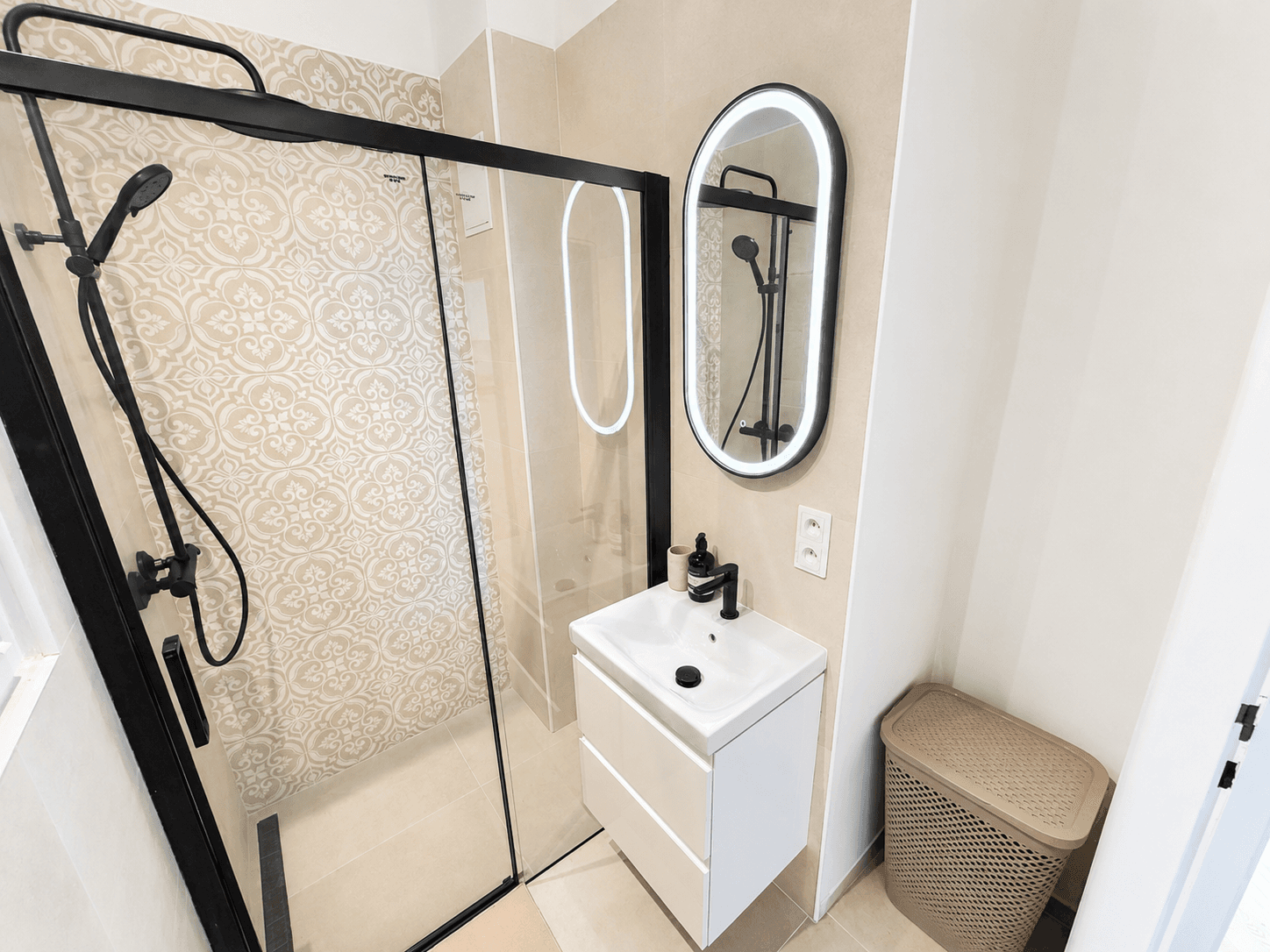 Predaj bytu 2-izbový 48 m², Plzeňská, Praha, Praha Predaj bytu 2-izbový 48 m², Plzeňská, Praha, Praha
